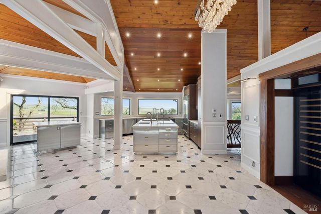 160 Crest Rd, Novato, CA 94945