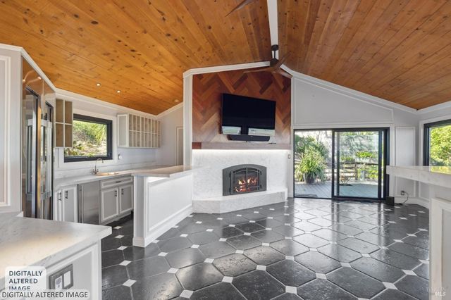 160 Crest Rd, Novato, CA 94945