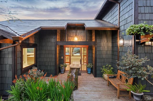 160 Crest Rd, Novato, CA 94945