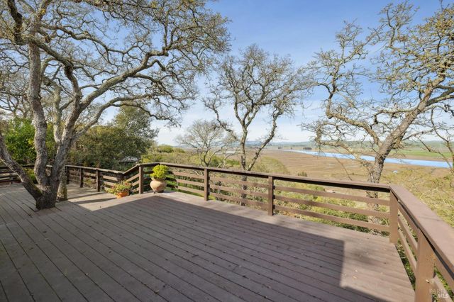 160 Crest Rd, Novato, CA 94945