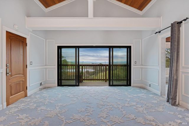 160 Crest Rd, Novato, CA 94945