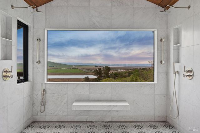 160 Crest Rd, Novato, CA 94945