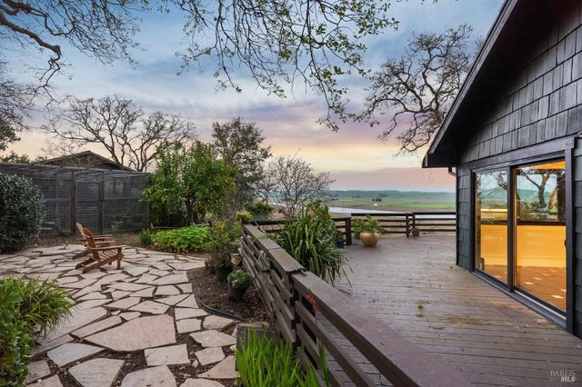 160 Crest Rd, Novato, CA 94945