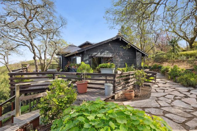 160 Crest Rd, Novato, CA 94945