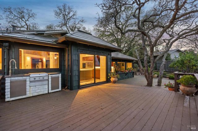 160 Crest Rd, Novato, CA 94945