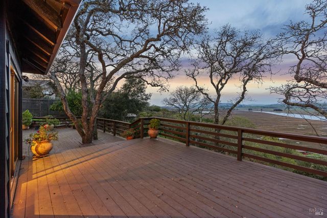 160 Crest Rd, Novato, CA 94945