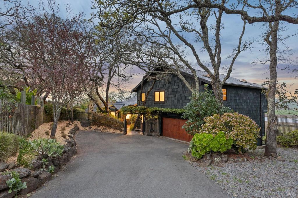 160 Crest Rd, Novato, CA 94945