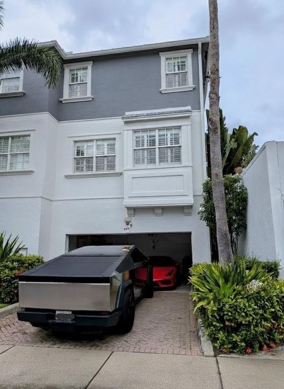 290 NE 5th Ave 19, Delray Beach, FL 33483