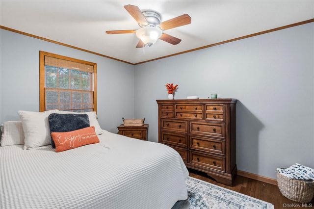 29 Hy Place, Lake Grove, NY 11755