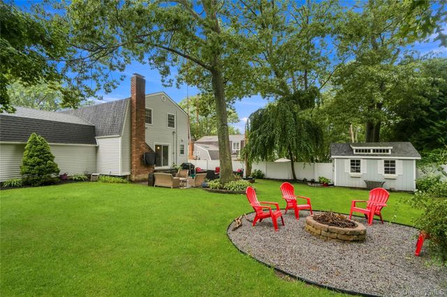 29 Hy Place, Lake Grove, NY 11755