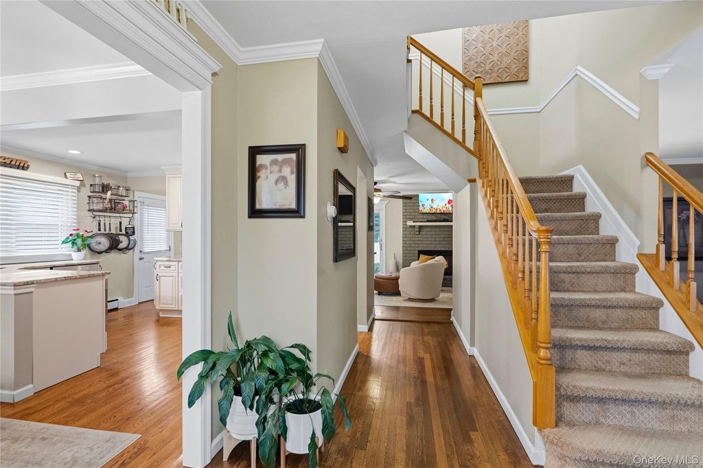 29 Hy Place, Lake Grove, NY 11755 — photo 5