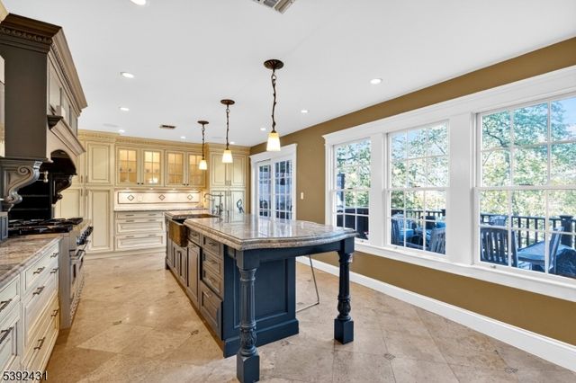 101 Cheshire Ln, Ringwood Boro, NJ 07456