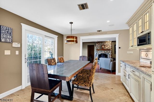 101 Cheshire Ln, Ringwood Boro, NJ 07456