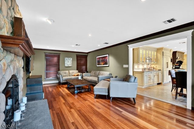 101 Cheshire Ln, Ringwood Boro, NJ 07456