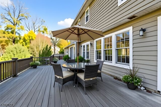 101 Cheshire Ln, Ringwood Boro, NJ 07456