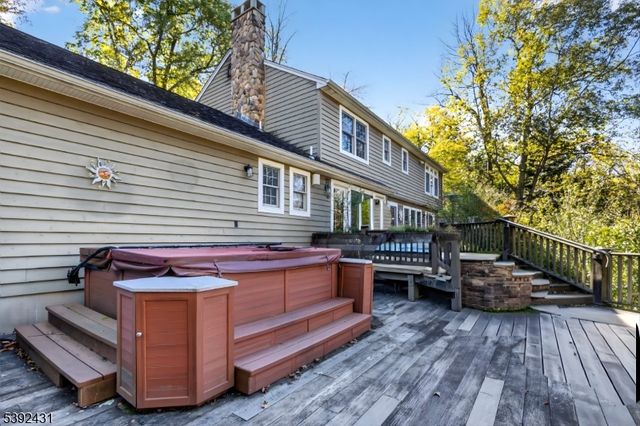 101 Cheshire Ln, Ringwood Boro, NJ 07456