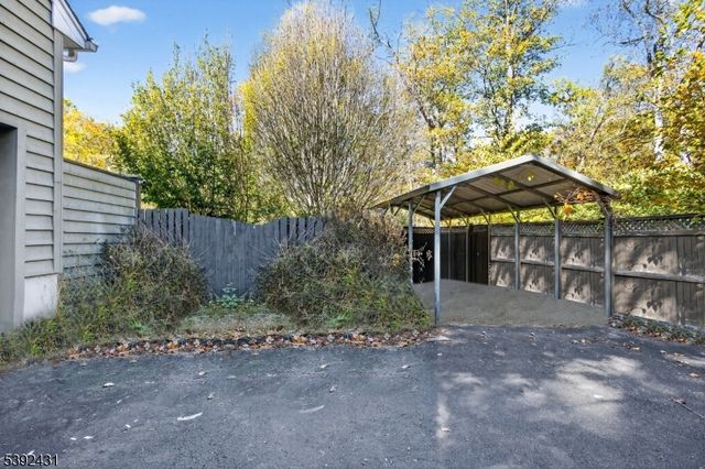 101 Cheshire Ln, Ringwood Boro, NJ 07456