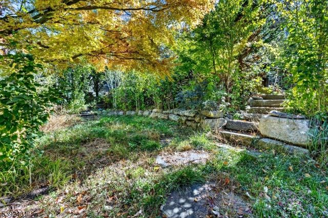 101 Cheshire Ln, Ringwood Boro, NJ 07456