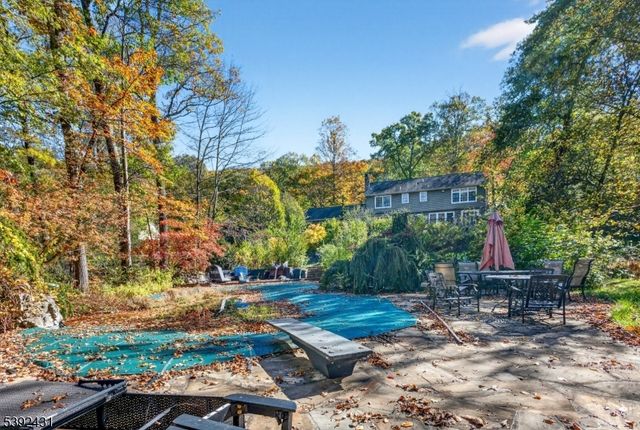 101 Cheshire Ln, Ringwood Boro, NJ 07456