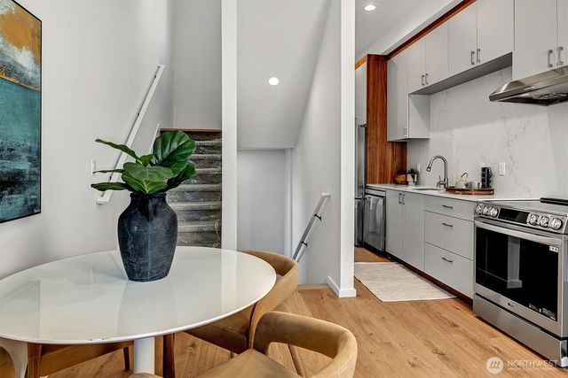 1233 E Roy Street, Seattle, WA 98102