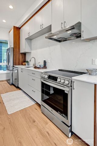 1233 E Roy Street, Seattle, WA 98102