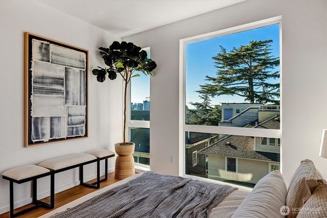 1233 E Roy Street, Seattle, WA 98102