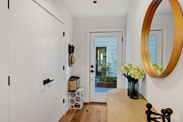 1233 E Roy Street, Seattle, WA 98102