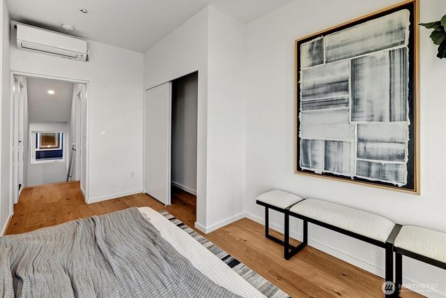 1233 E Roy Street, Seattle, WA 98102