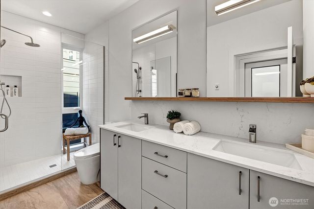 1233 E Roy Street, Seattle, WA 98102