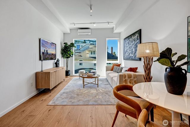 1233 E Roy Street, Seattle, WA 98102