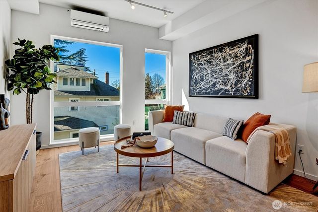 1233 E Roy Street, Seattle, WA 98102