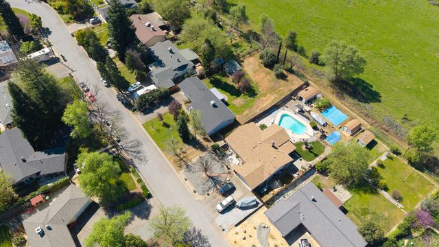 5142 Huntington Drive, Redding, CA 96002