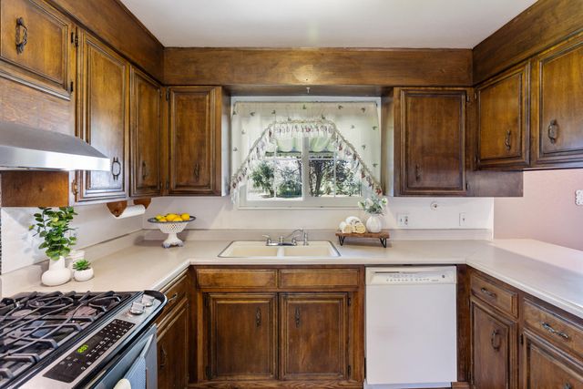 5142 Huntington Drive, Redding, CA 96002