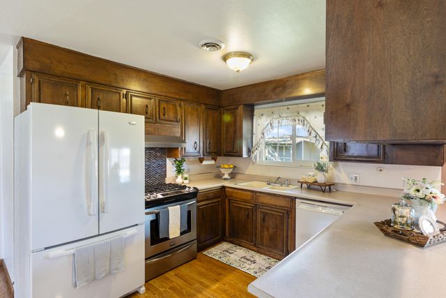 5142 Huntington Drive, Redding, CA 96002