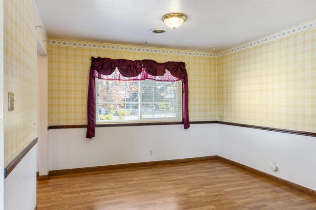 5142 Huntington Drive, Redding, CA 96002