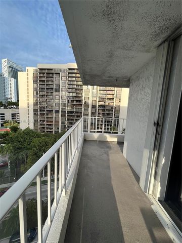 200 SE 15th Rd 11I, Miami, FL 33129