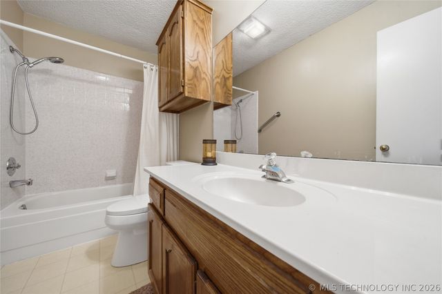 1467 W Evergreen Lane, Claremore, OK 74017