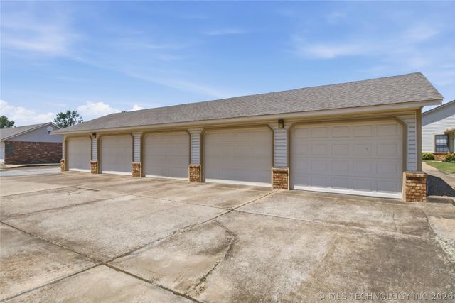 1467 W Evergreen Lane, Claremore, OK 74017