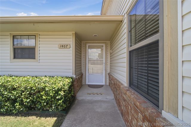 1467 W Evergreen Lane, Claremore, OK 74017