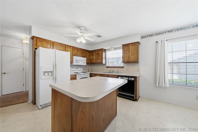 1467 W Evergreen Lane, Claremore, OK 74017