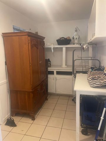 976 E WATER TOWER RD, Big Sandy, TX 75755
