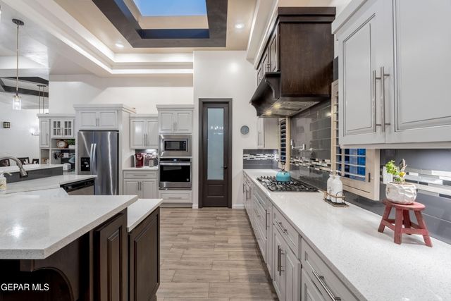 12248 CLIFTON HILL Road, Horizon City, TX 79928