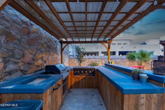 12248 CLIFTON HILL Road, Horizon City, TX 79928