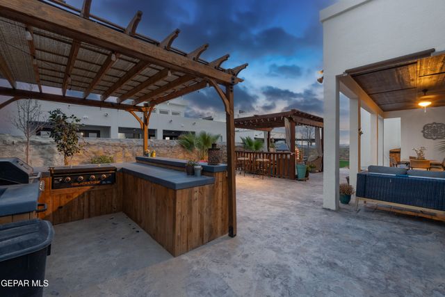 12248 CLIFTON HILL Road, Horizon City, TX 79928