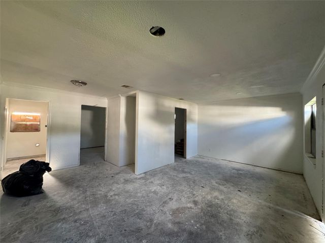 6111 Westover Street, Houston, TX 77033