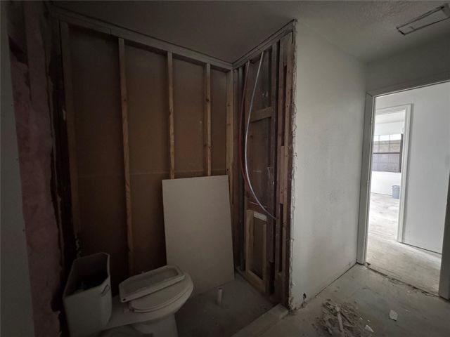 6111 Westover Street, Houston, TX 77033
