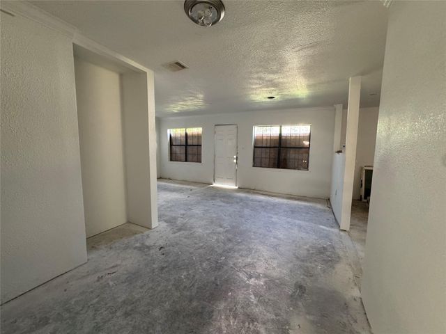 6111 Westover Street, Houston, TX 77033