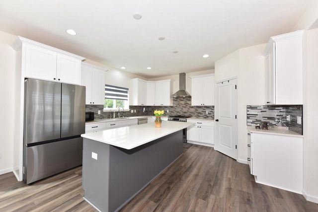 W228N7937 Timberland DRIVE, Sussex, WI 53089