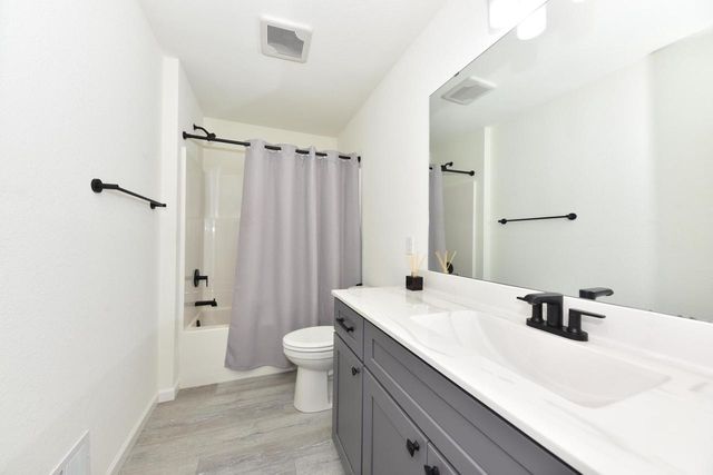 W228N7937 Timberland DRIVE, Sussex, WI 53089