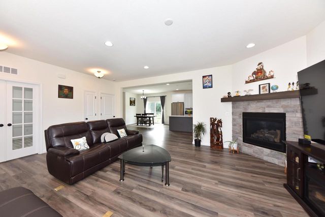 W228N7937 Timberland DRIVE, Sussex, WI 53089